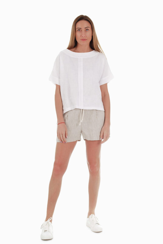 Šviesūs moteriški trumpi lininiai šortai