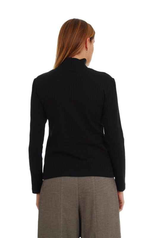 Palaidinė aukštu kaklu - golfas juodas nugara