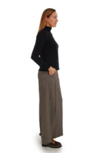 Palaidinė aukštu kaklu - golfas juodas moterims