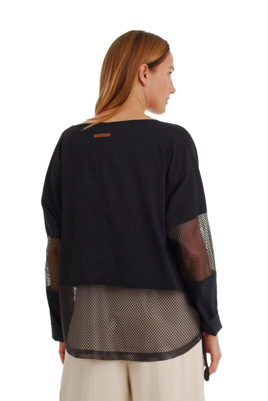 Stilinga juoda palaidinė iš lino ilgomis rankovėmis dekoruota tinkleliu - nugara