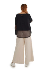 Juoda lininė palaidinė ilgomis rankovėmis dekoruota tinkleliu iš nugaros