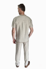 Vyriški lininiai marškiniai v formos apykakle lino spalvos - nugara